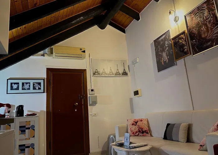 아파트 Hosting Dreams Attics - Duomo