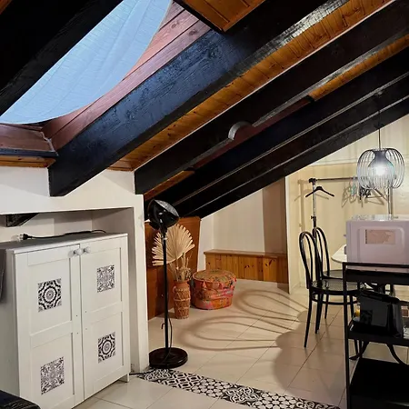 Hosting Dreams Attics - Duomo Apartmán