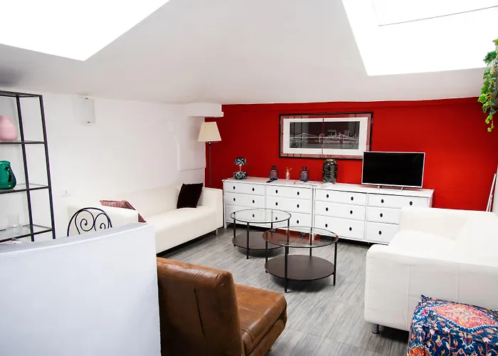 Apartment Hosting Dreams Attics - Duomo Milan
