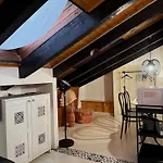 Hosting Dreams Attics - Duomo 公寓
