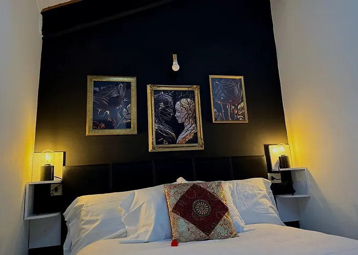 Hosting Dreams Attics - Duomo Apartment